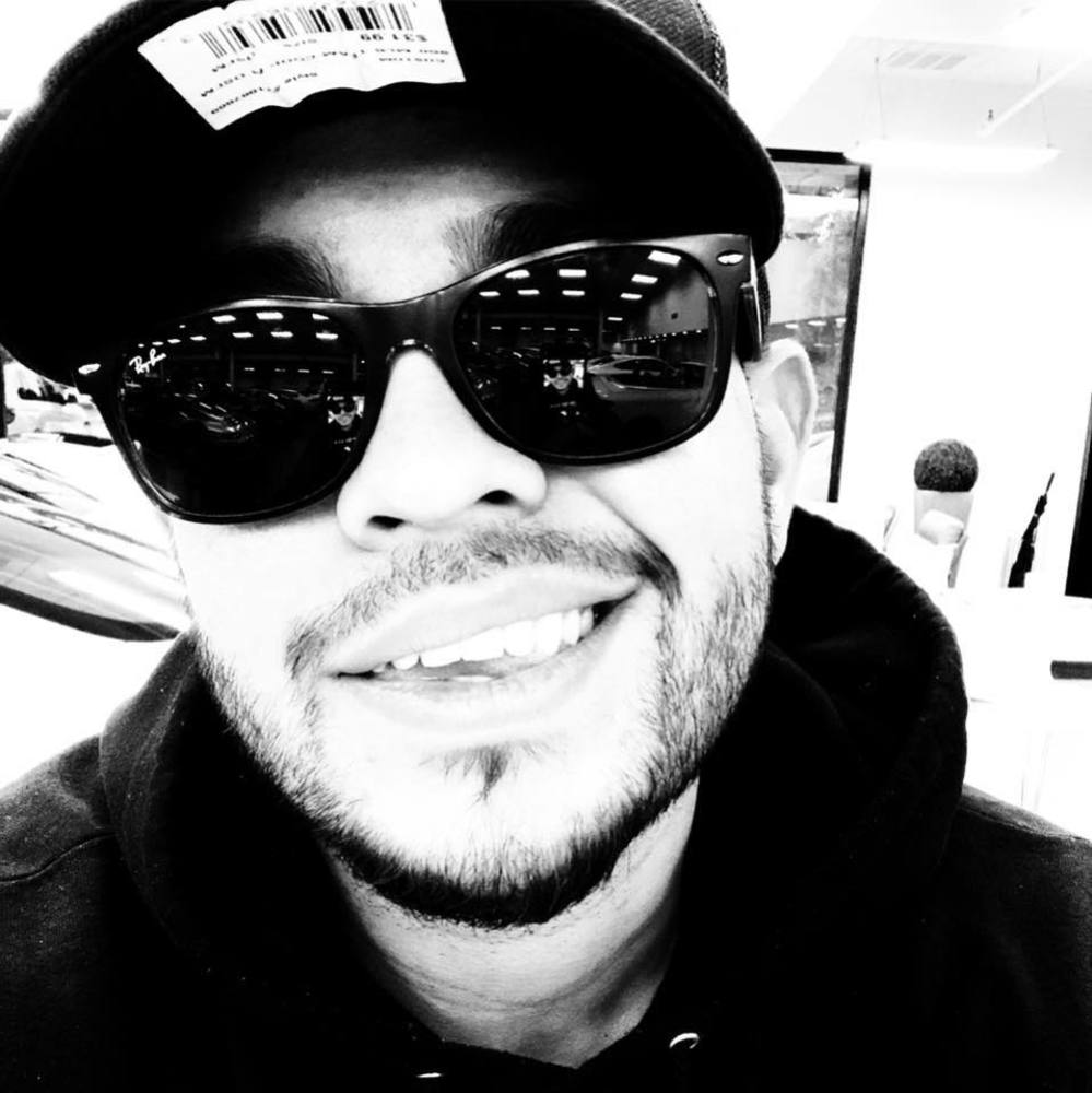 Meet your Posher, Moises